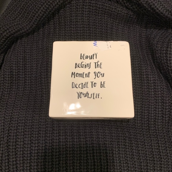 Rae Dunn Hello Darlin Paperweight - Picture 3 of 4